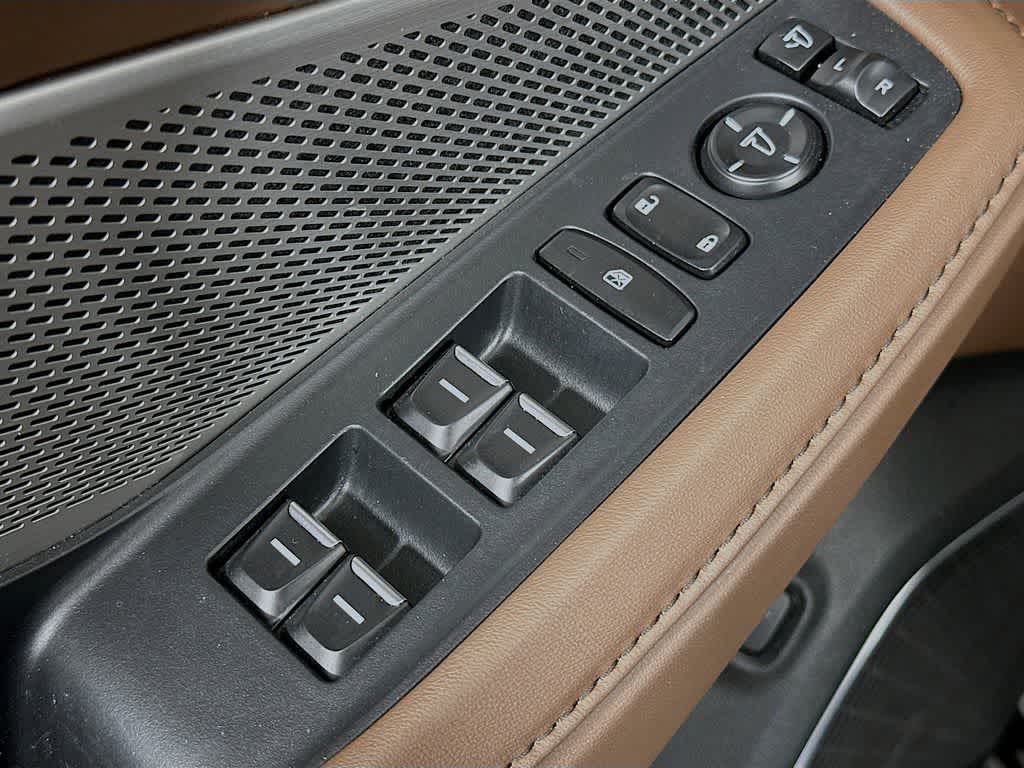 Acura MDX 2024 con paquete tecnológico