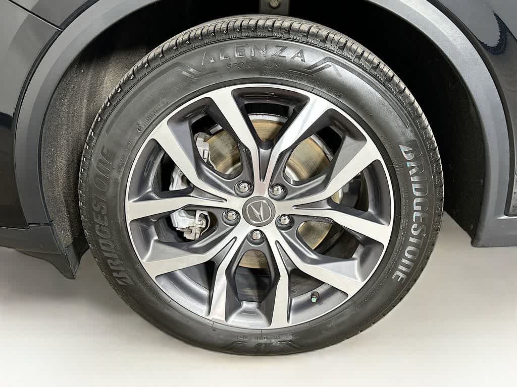 Acura MDX 2024 con paquete tecnológico