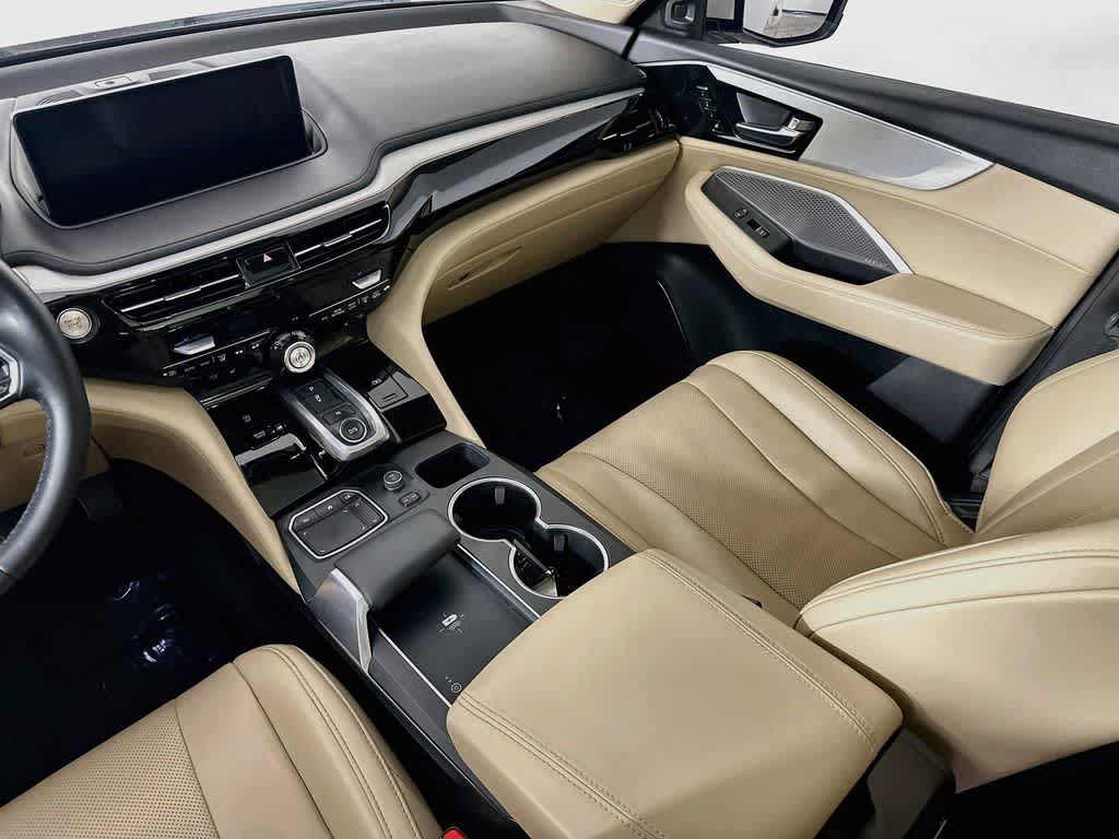 Acura MDX 2023 con paquete tecnológico