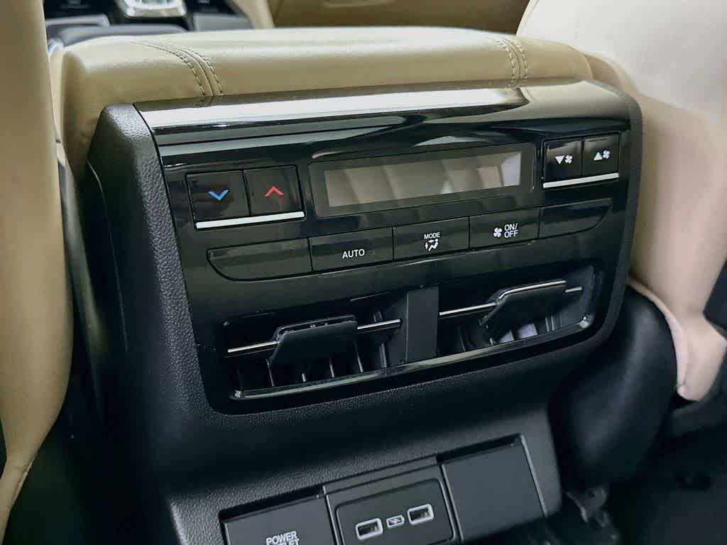 Acura MDX 2023 con paquete tecnológico