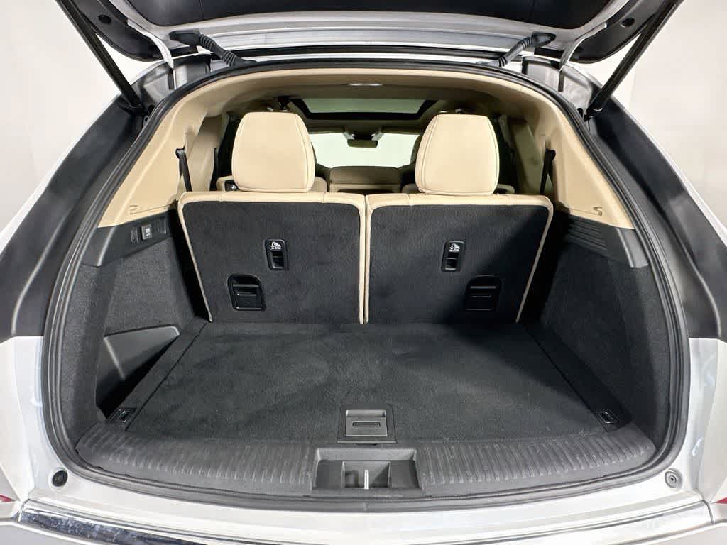 Acura MDX 2023 con paquete tecnológico