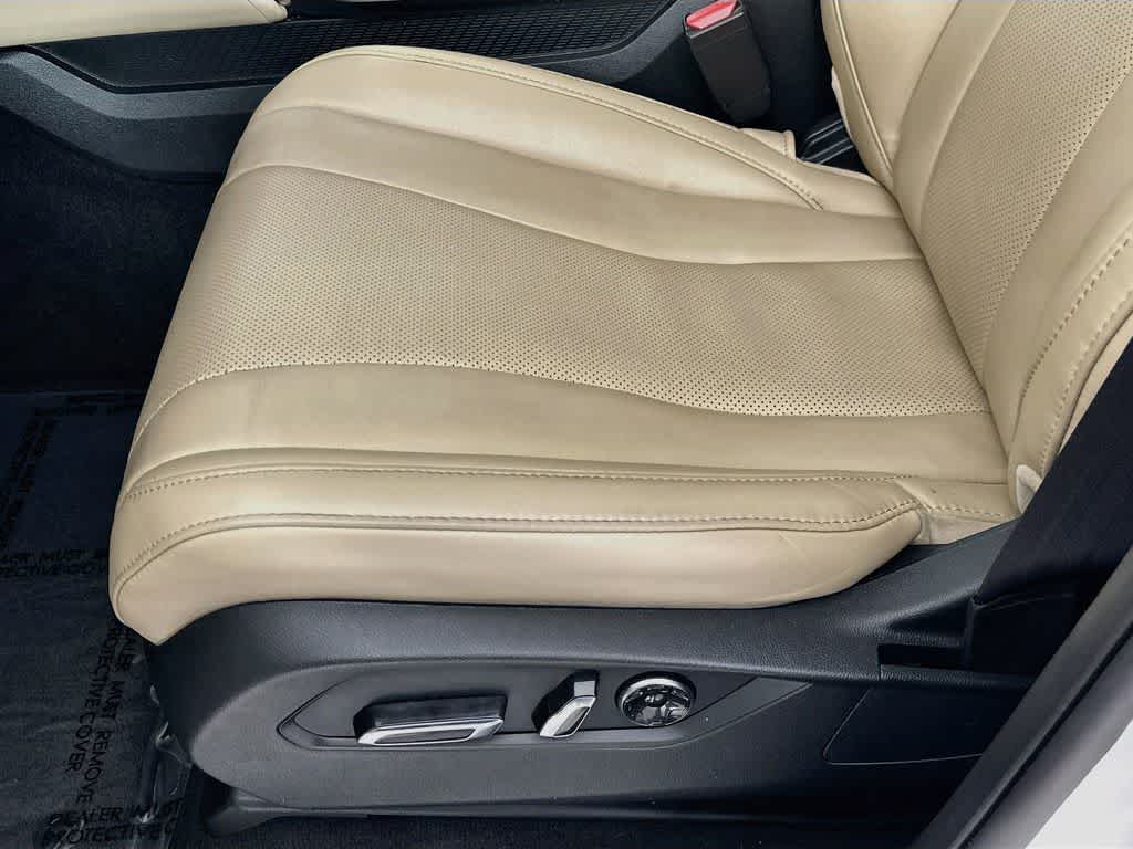 Acura MDX 2023 con paquete tecnológico