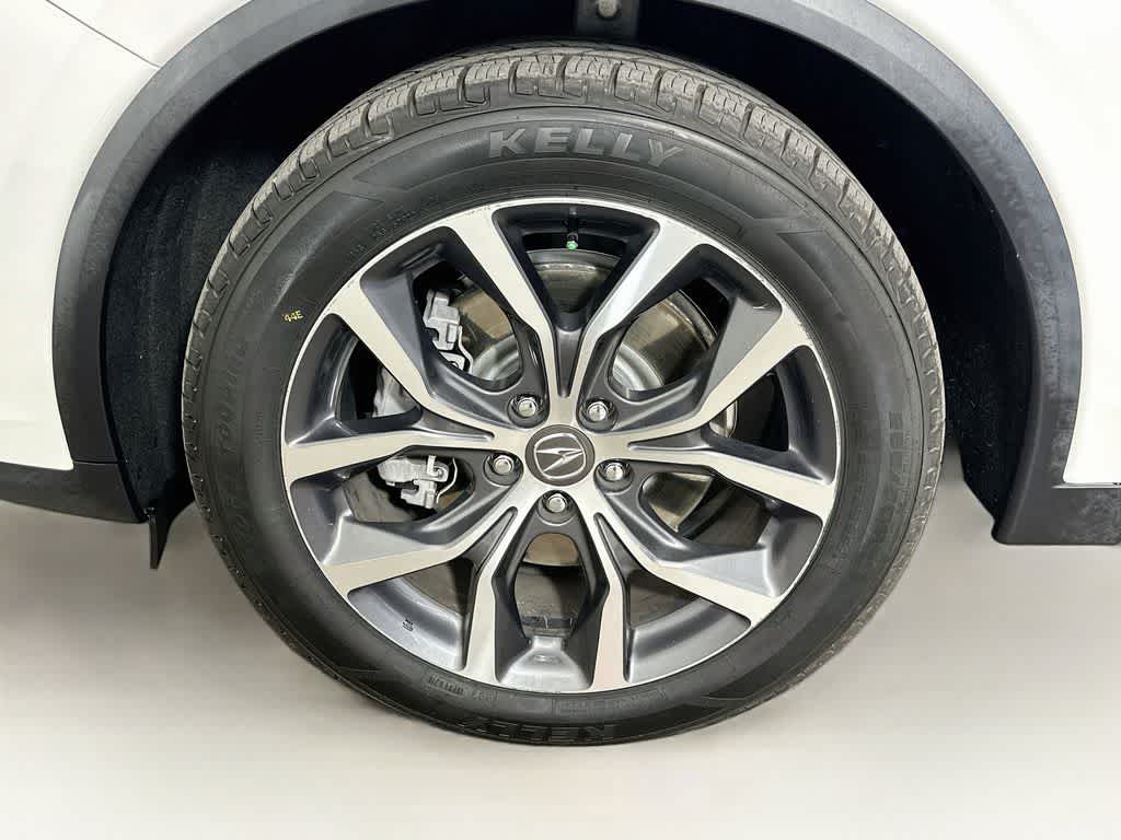 Acura MDX 2023 con paquete tecnológico