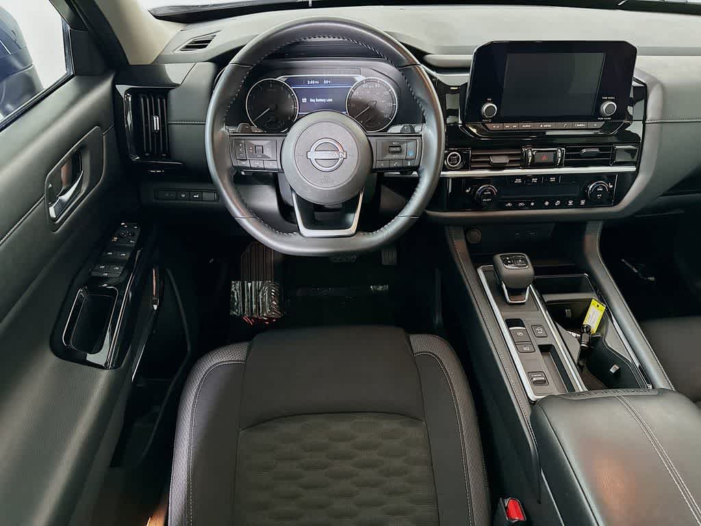 Nissan Pathfinder SV 2022