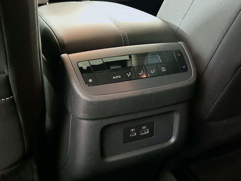 Nissan Pathfinder SV 2022