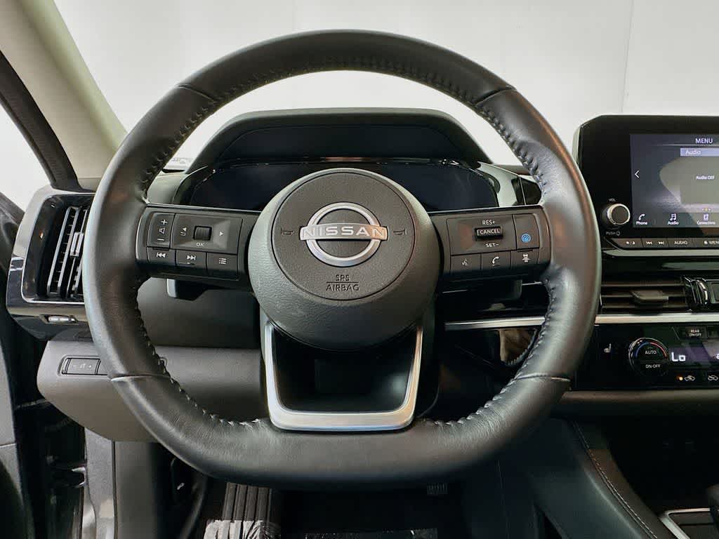 Nissan Pathfinder SV 2022