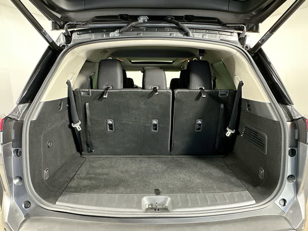 Nissan Pathfinder SV 2022