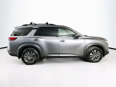 Nissan Pathfinder SV 2022
