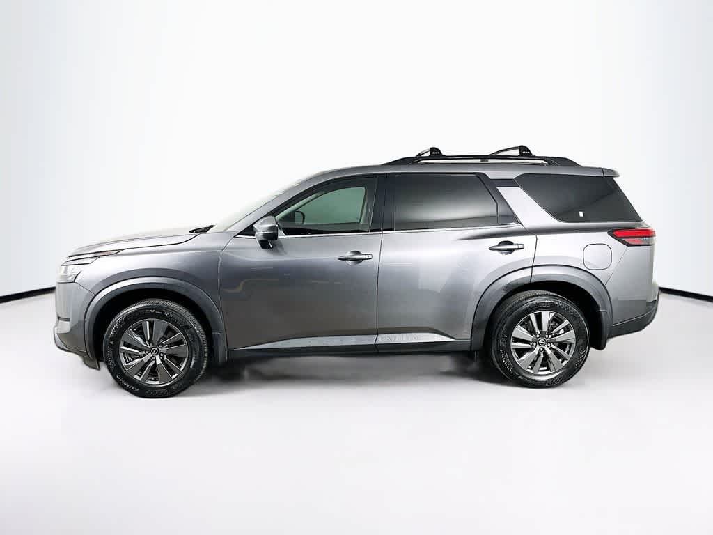 Nissan Pathfinder SV 2022