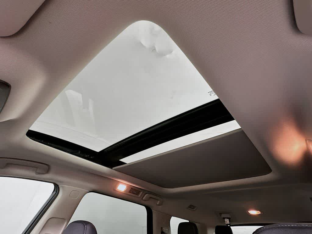 Nissan Pathfinder SV 2022