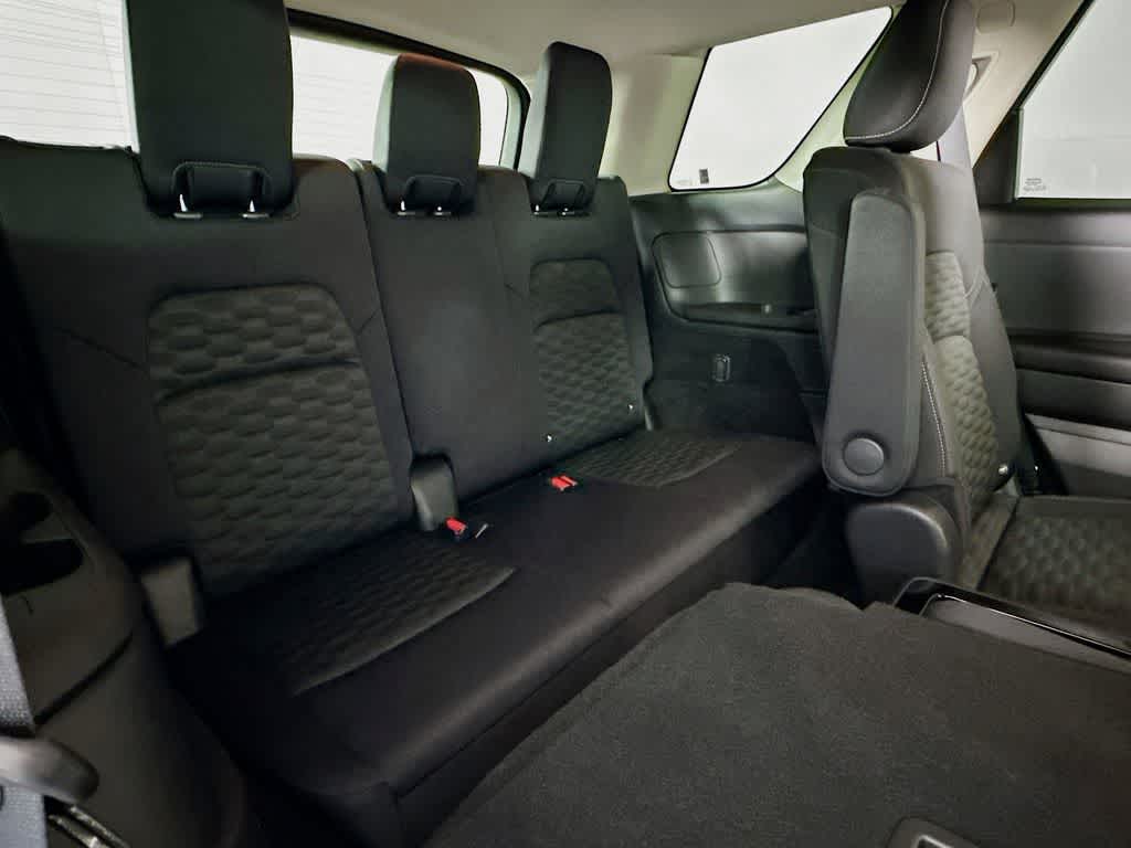 Nissan Pathfinder SV 2022