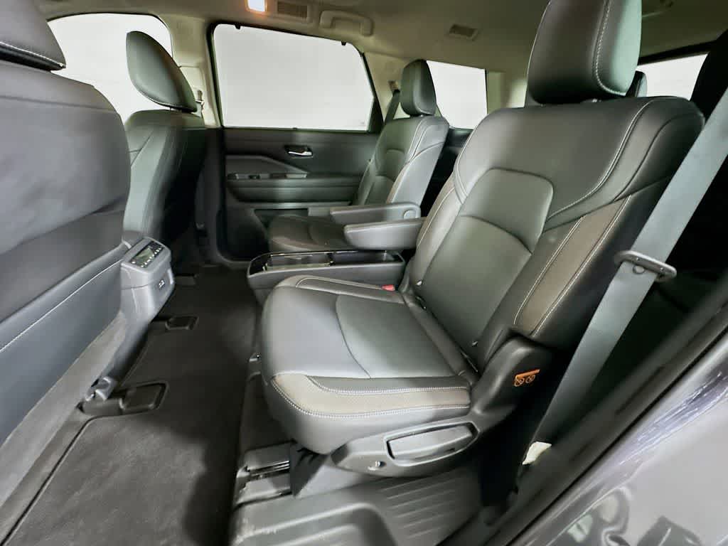 Nissan Pathfinder SL 2023
