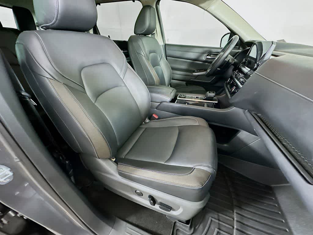 Nissan Pathfinder SL 2023