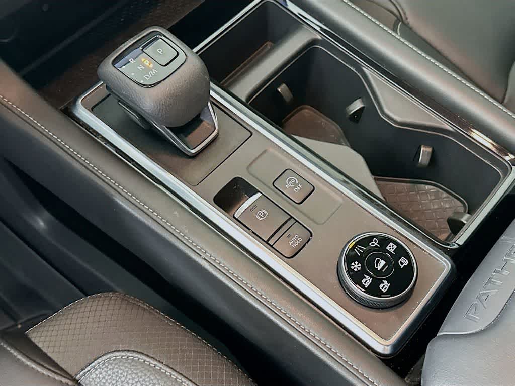Nissan Pathfinder SL 2023