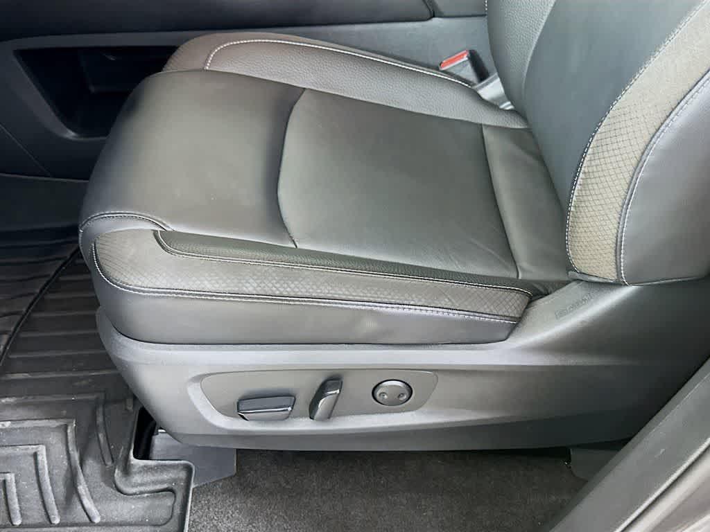 Nissan Pathfinder SL 2023