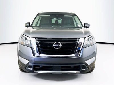 Nissan Pathfinder SL 2023