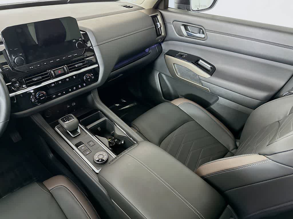 Nissan Pathfinder Platinum 2025