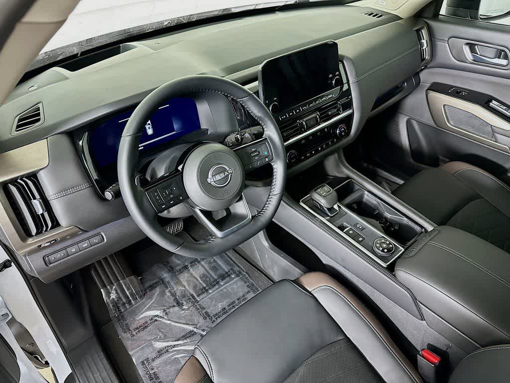 Nissan Pathfinder Platinum 2025