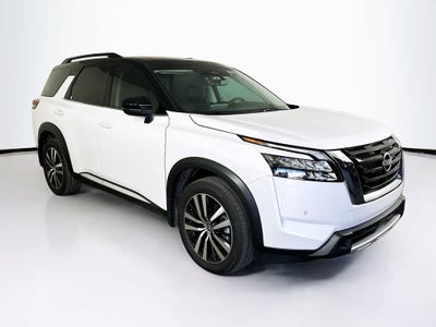 Nissan Pathfinder Platinum 2025