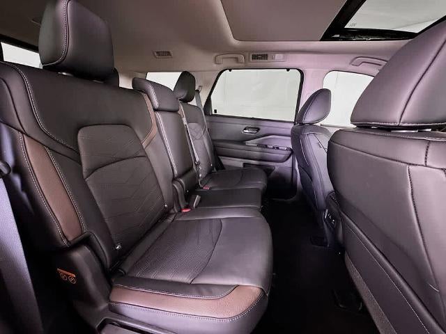 Nissan Pathfinder Platinum 2025