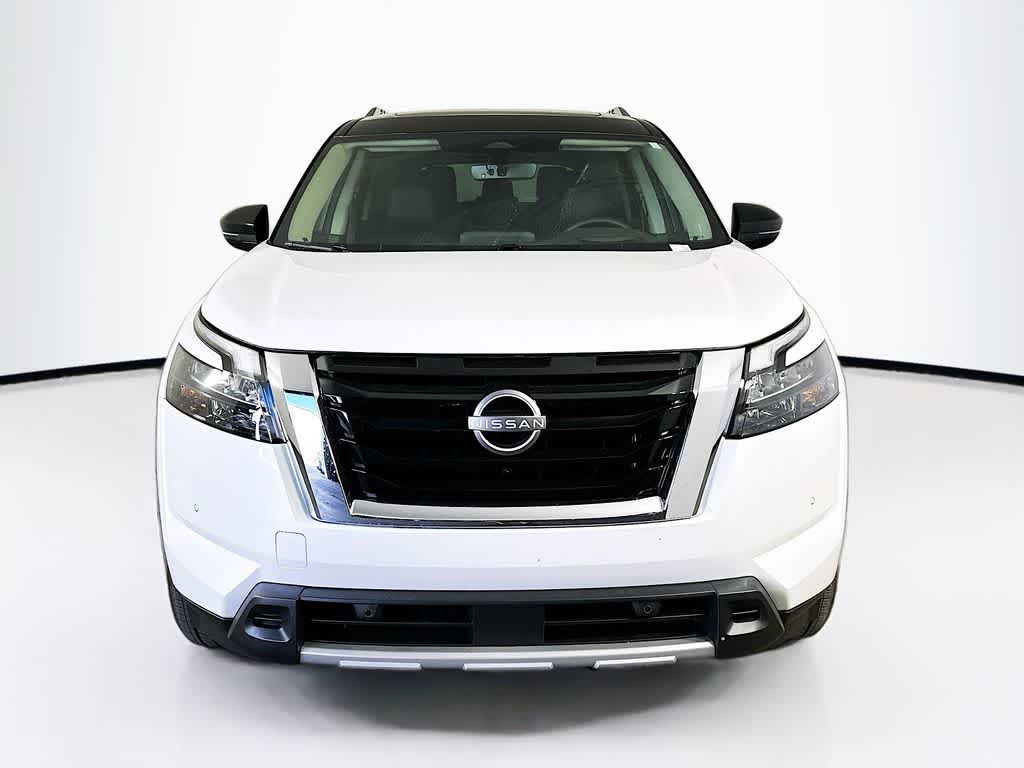 Nissan Pathfinder Platinum 2025