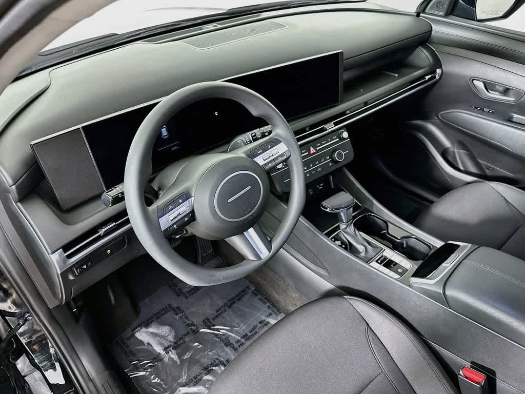 Hyundai Tucson SE 2025