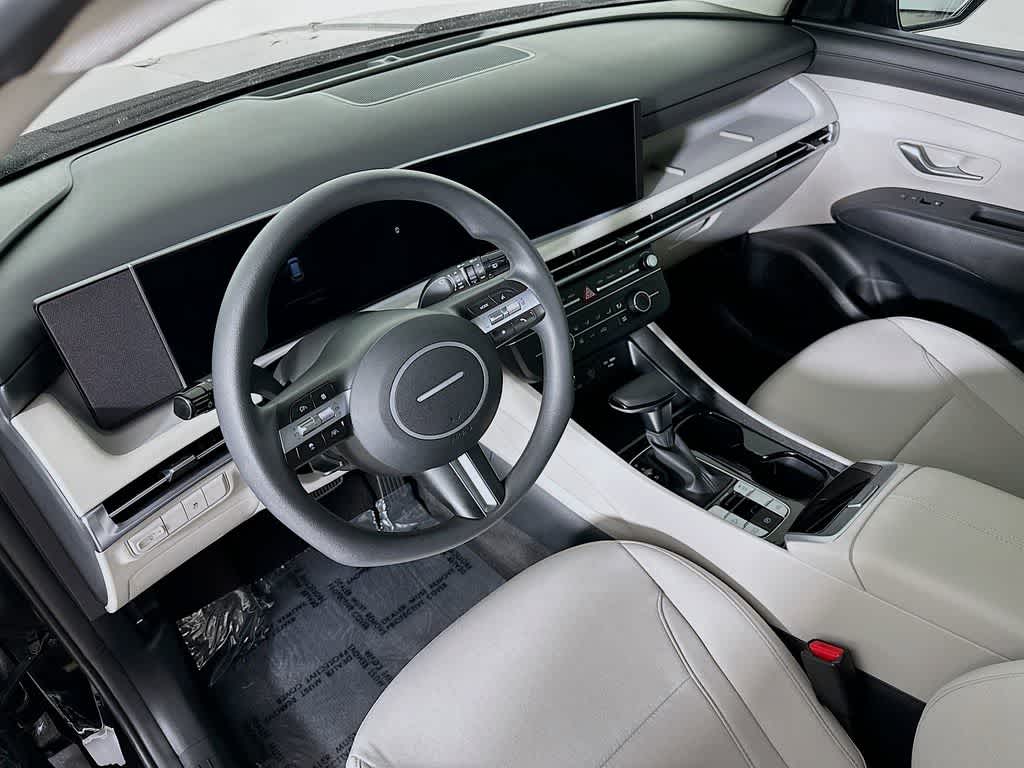 Hyundai Tucson SE 2025