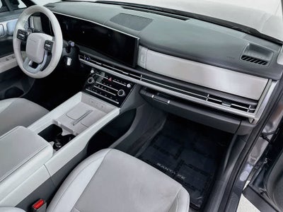 Hyundai Santa Fe SE 2024