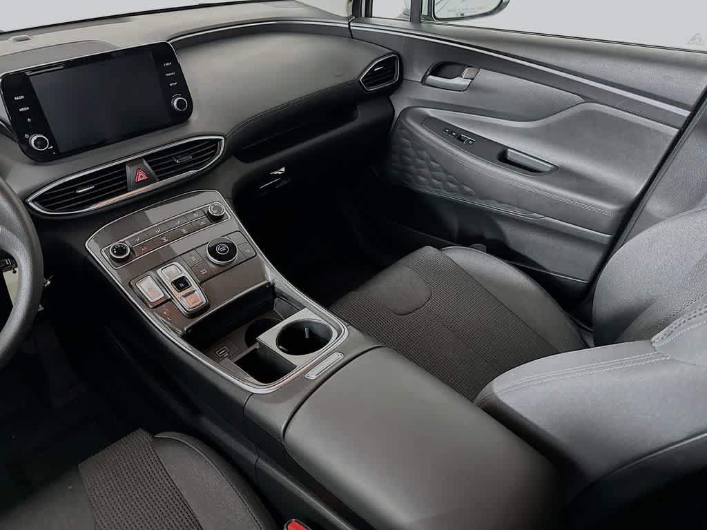 Hyundai Santa Fe SE 2021