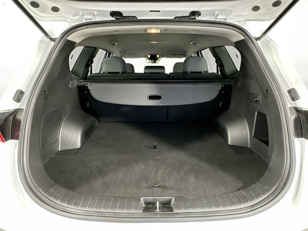 Hyundai Santa Fe SE 2021