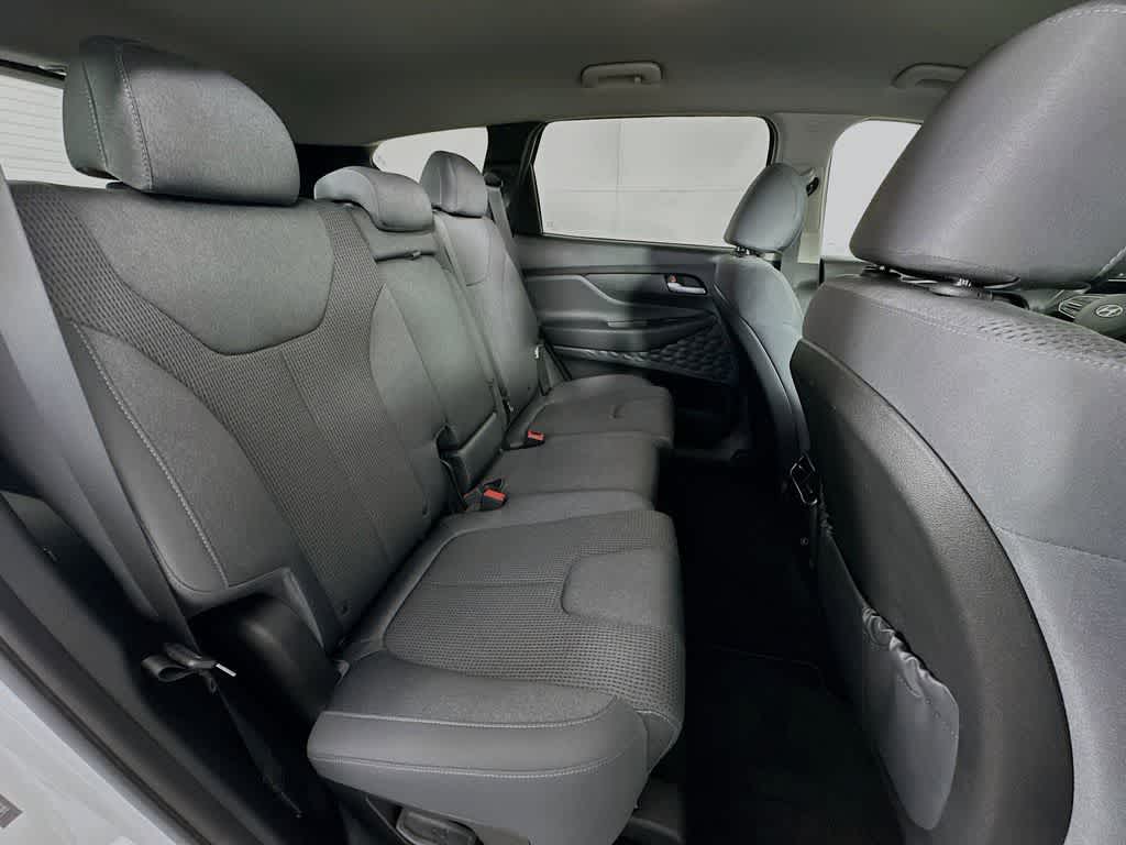 Hyundai Santa Fe SE 2021