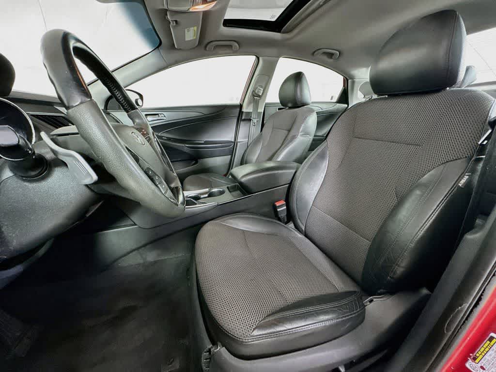 Hyundai Sonata SE 2011