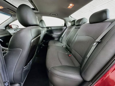 Hyundai Sonata SE 2011