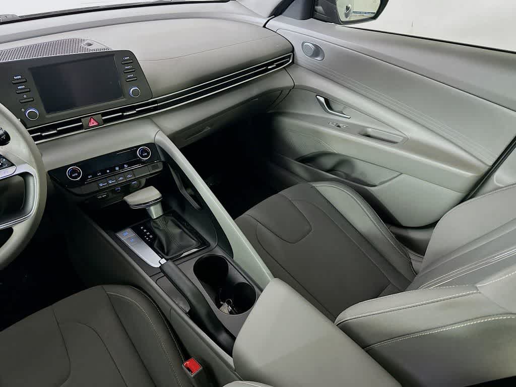 Hyundai Elantra SEL 2022