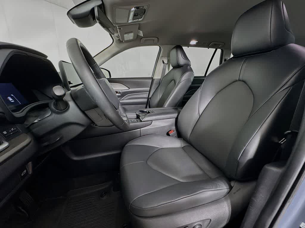 Toyota Grand Highlander XLE 2024
