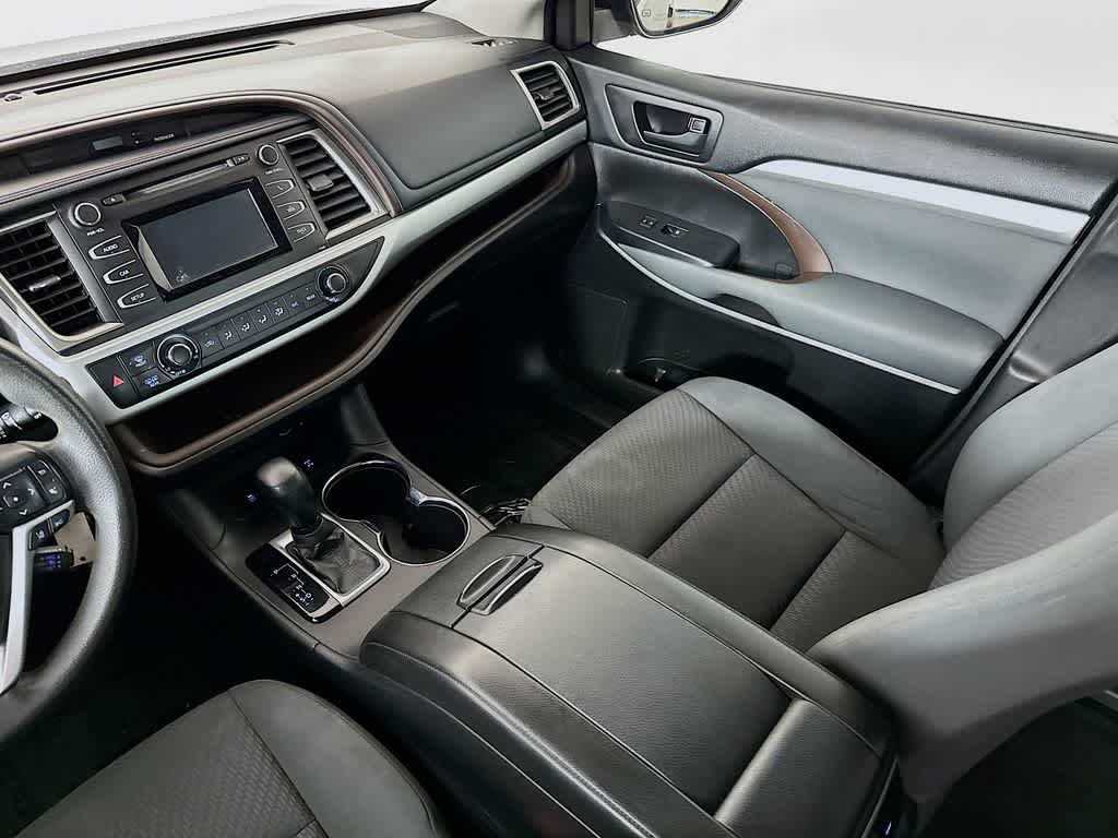 Toyota Highlander LE 2018