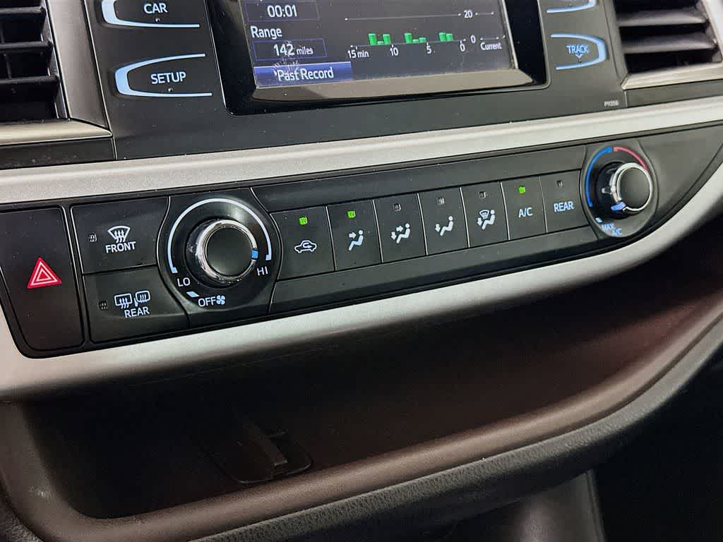 Toyota Highlander LE 2018