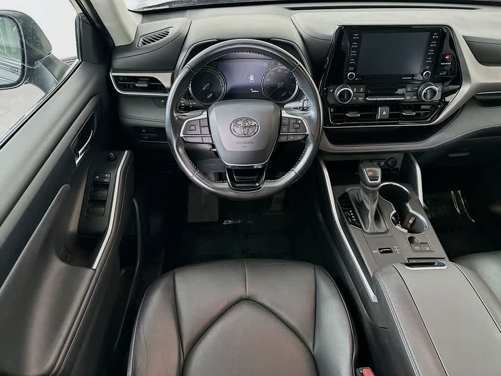 Toyota Highlander Hybrid XLE 2021