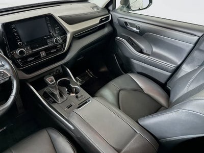 Toyota Highlander Hybrid XLE 2021