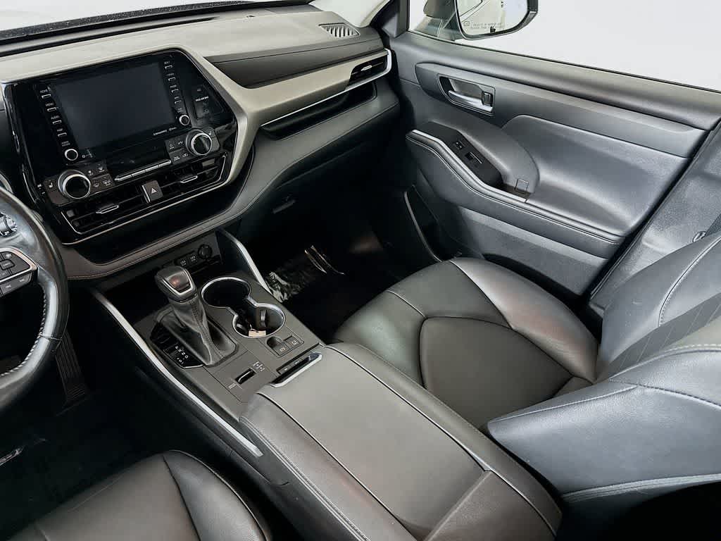 Toyota Highlander Hybrid XLE 2021