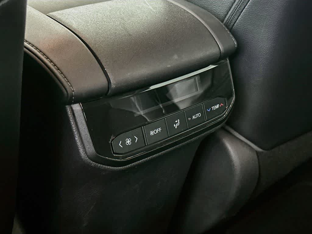 Toyota Highlander Hybrid XLE 2021