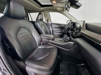 Toyota Highlander Hybrid XLE 2021