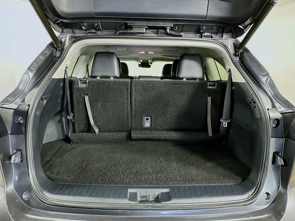 Toyota Highlander Hybrid XLE 2021