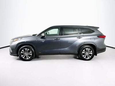 Toyota Highlander Hybrid XLE 2021