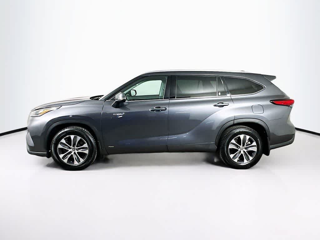 Toyota Highlander Hybrid XLE 2021