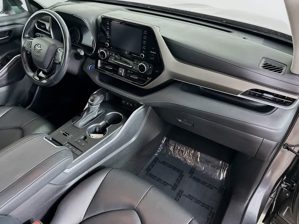 Toyota Highlander Hybrid XLE 2021