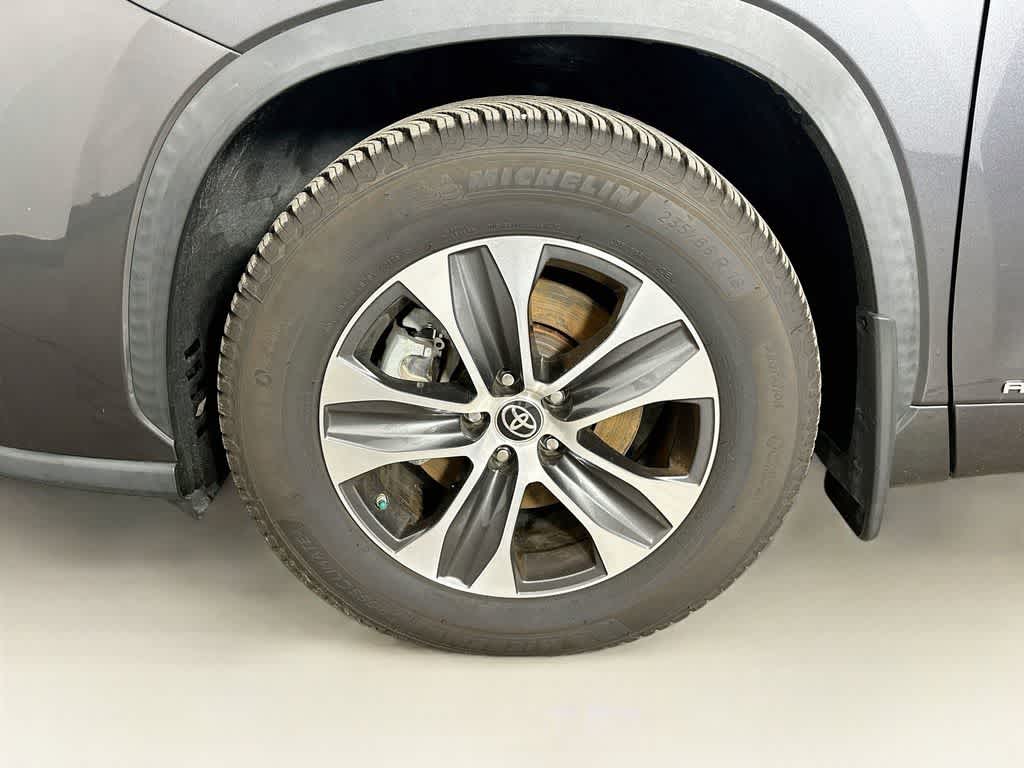 Toyota Highlander Hybrid XLE 2021