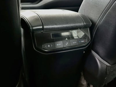 Toyota Highlander XLE 2023