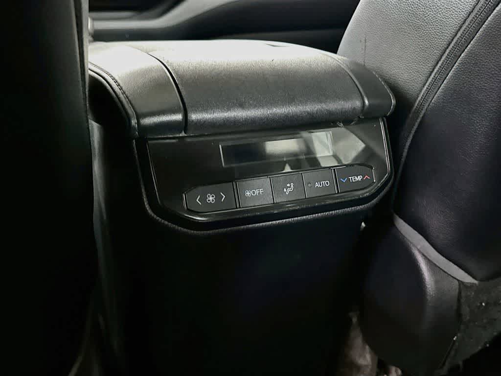 Toyota Highlander XLE 2023
