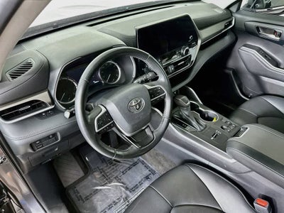 Toyota Highlander XLE 2023